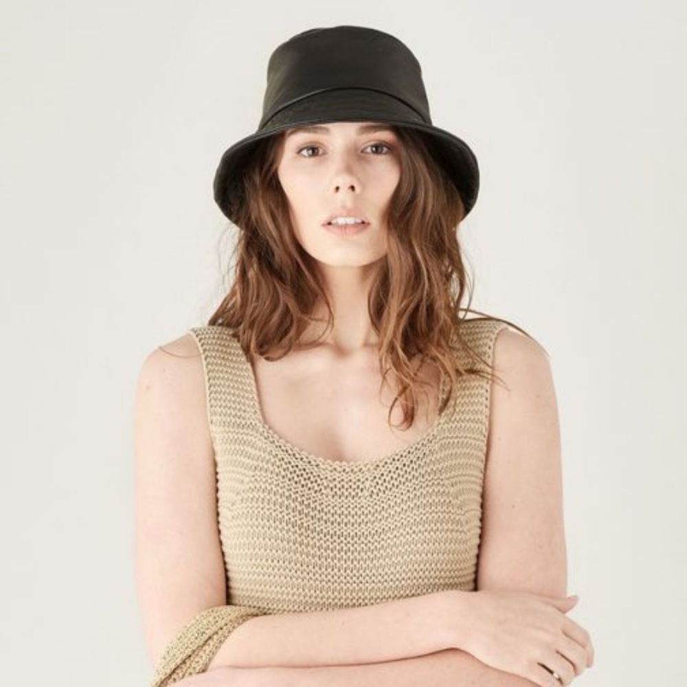VEDA Ginger Leather Bucket Hat Black - Picture 5 of 6